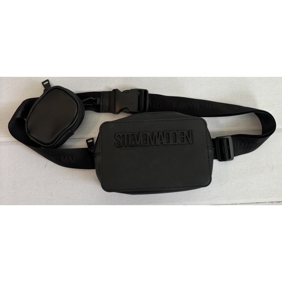 Steve Madden Handbags - STEVE MADDEN BLACK W LOGO BELT BAG FANNY PACK CROSSBODY BAG W AIRPOD CASE.